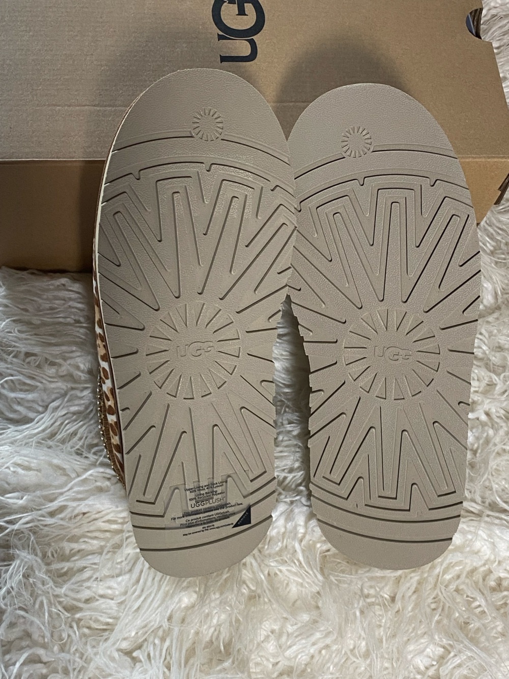 🐆 NWT 🐆 UGG Tazz Plains Leopard Print Slippers, Size 9 - Picture 8 of 13